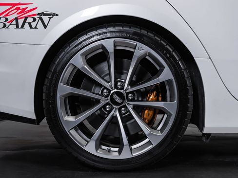 Used 2017 Cadillac CTS V w/ Luxury Package RWD image 18