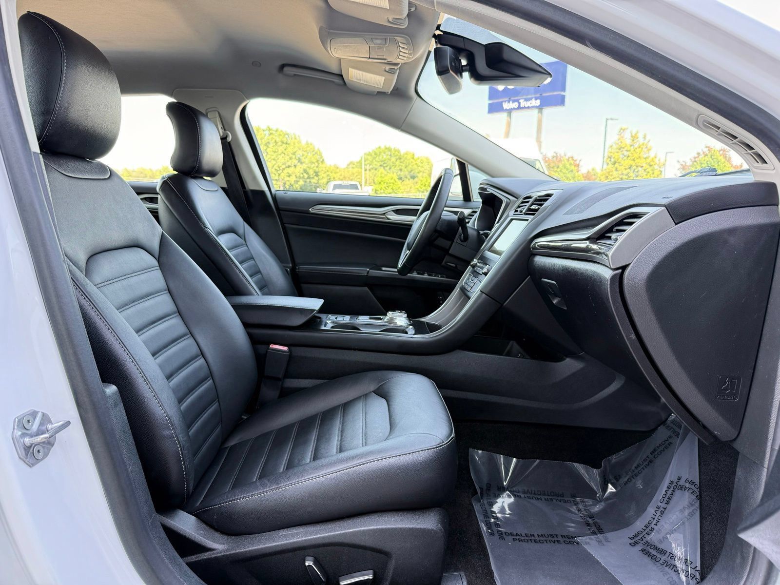 Used 2018 Ford Fusion SE w/ Equipment Group 602A FWD image 21