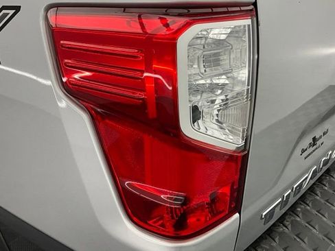 Used 2018 Nissan Titan PRO-4X w/ Pro-4x Convenience Package image 21