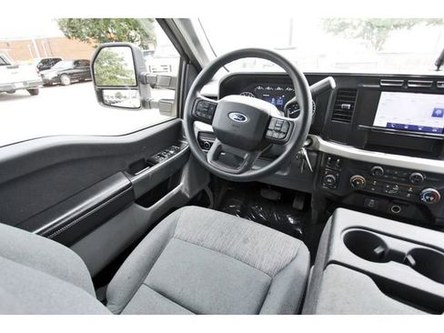 Used 2024 Ford F350 XLT w/ FX4 Off-Road Package AWD/4WD image 7