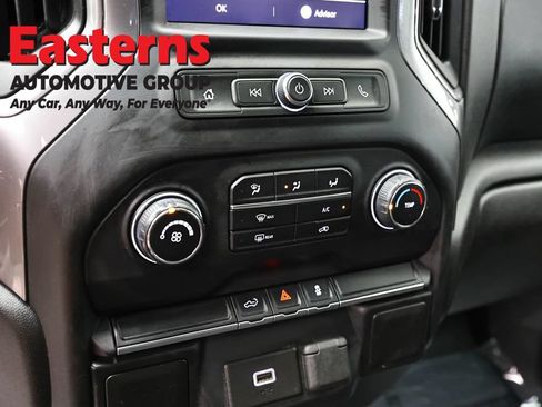 Used 2020 Chevrolet Silverado 1500 Custom w/ Custom Value Package AWD/4WD image 18