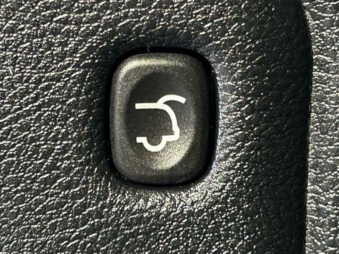 Used 2018 Jeep Grand Cherokee Trackhawk AWD/4WD image 16
