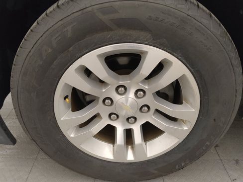 Used 2019 Chevrolet Suburban LS RWD image 31