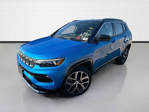 Used 2024 Jeep Compass Limited w/ Elite Group AWD/4WD image 5