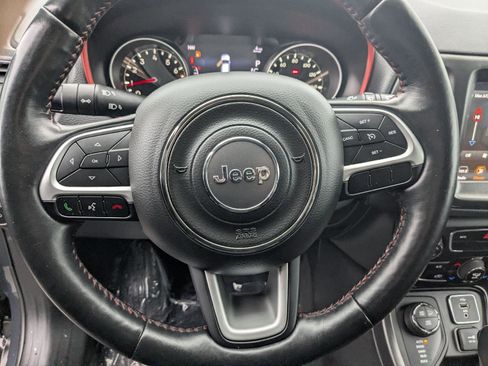 Used 2018 Jeep Compass Trailhawk w/ Navigation Group image 15