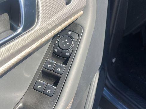 New 2026 Ford Explorer Active RWD image 14