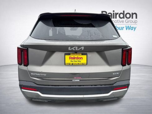 Certified 2025 Kia Sorento EX w/ EX Panoramic Sunroof Package AWD/4WD image 6