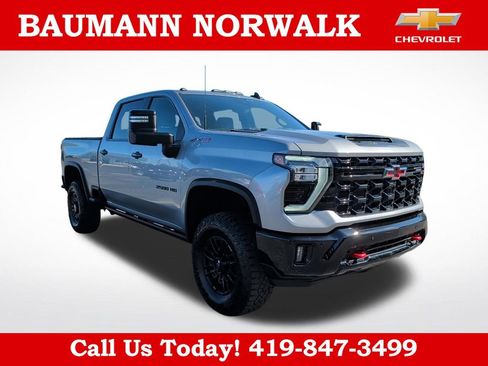Used 2025 Chevrolet Silverado 2500 ZR2 w/ Technology Package AWD/4WD image 50
