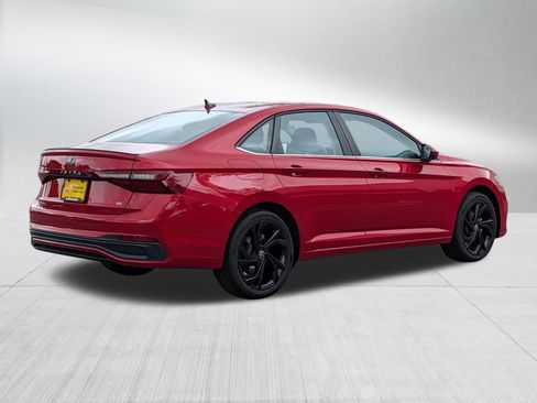 Used 2025 Volkswagen Jetta SE FWD image 7
