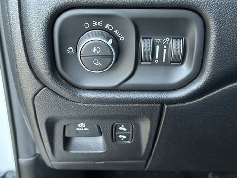 Used 2019 RAM 1500 Big Horn image 22