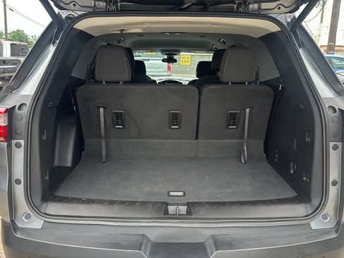 Used 2020 Chevrolet Traverse LT w/ Driver Confidence II Package AWD/4WD image 26