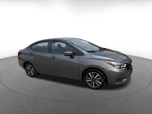 Used 2025 Nissan Versa SV FWD image 2
