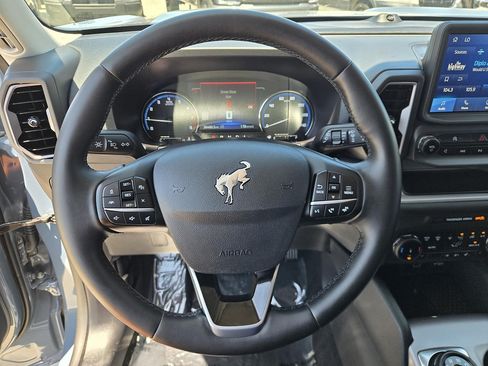 Used 2024 Ford Bronco Sport Outer Banks w/ Tech Package AWD/4WD image 17