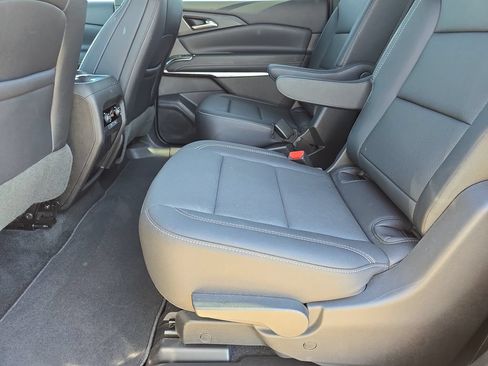Used 2026 Chevrolet Traverse LT AWD/4WD image 15