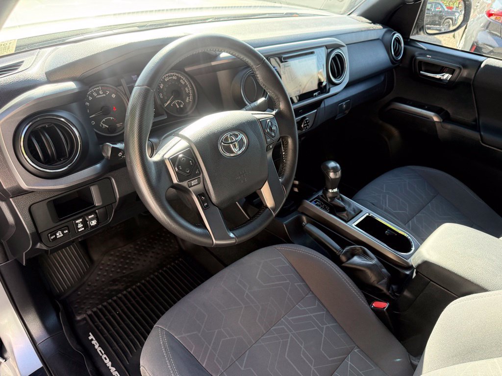 Used 2017 Toyota Tacoma TRD Off-Road w/ Tow Package AWD/4WD image 13