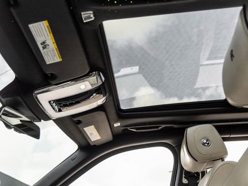 Used 2019 Rolls-Royce Cullinan image 28