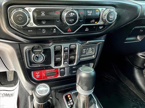 Used 2022 Jeep Gladiator Mojave w/ LED Lighting Group AWD/4WD image 22