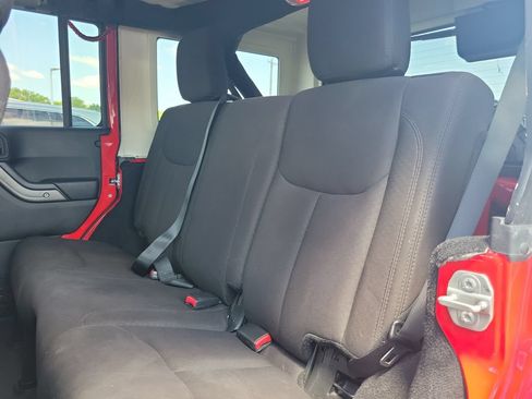 Used 2015 Jeep Wrangler Unlimited Sport w/ Quick Order Package 24S AWD/4WD image 11