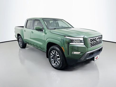 Used 2023 Nissan Frontier SV w/ SV Premium Package image 3