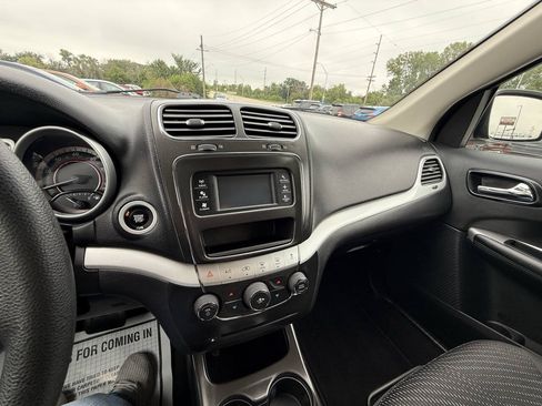 Used 2020 Dodge Journey SE FWD image 24