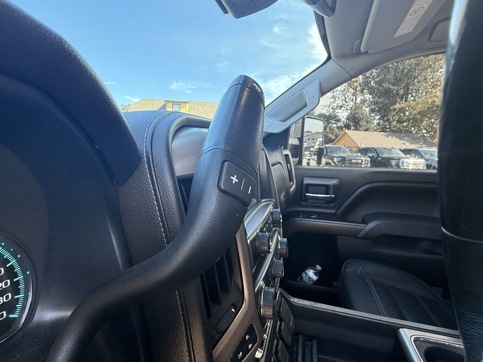 Used 2018 GMC Sierra 2500 Denali w/ Duramax Plus Package AWD/4WD image 20