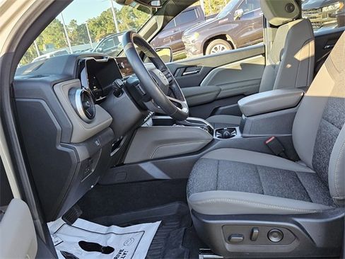 Used 2024 Chevrolet Colorado ZR2 w/ Technology Package image 11