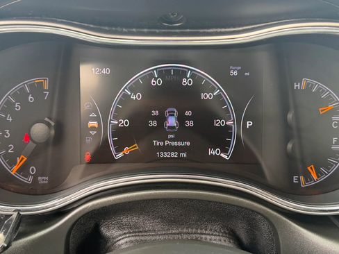 Used 2020 Jeep Grand Cherokee Altitude RWD image 13