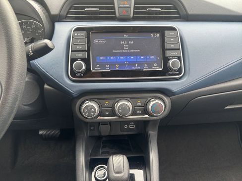 Used 2025 Nissan Versa SV FWD image 17