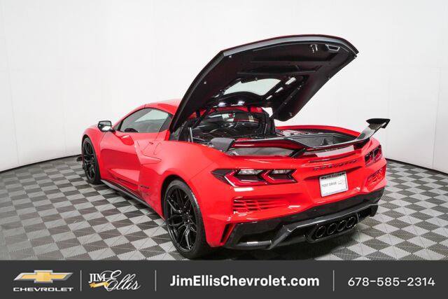 Used 2025 Chevrolet Corvette Z06 w/ Z07 Performance Package RWD image 24