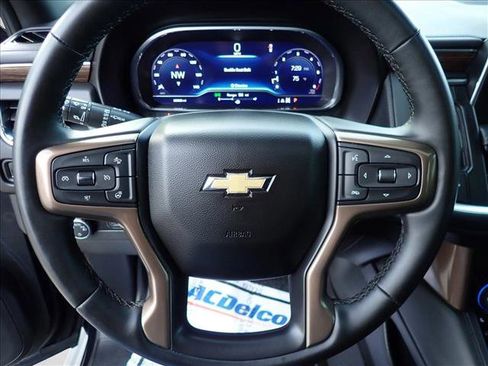 Used 2023 Chevrolet Tahoe High Country AWD/4WD image 15