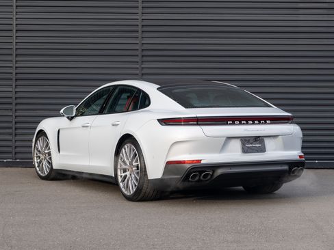 New 2026 Porsche Panamera 4 image 3