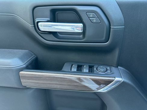 Used 2021 Chevrolet Silverado 1500 LT AWD/4WD image 18