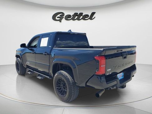 Certified 2025 Toyota Tacoma SR5 AWD/4WD image 7