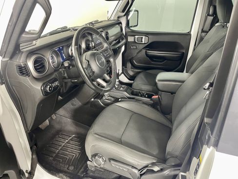 Used 2021 Jeep Wrangler Sport S image 10