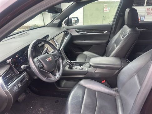 Used 2020 Cadillac XT6 Premium Luxury image 11