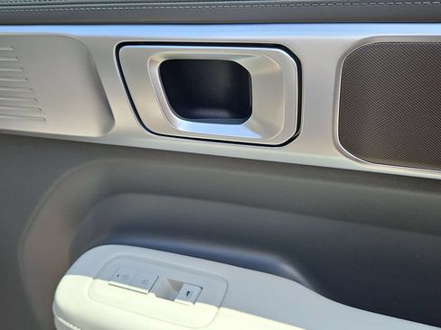 Used 2025 Hyundai Santa Fe SEL FWD image 35