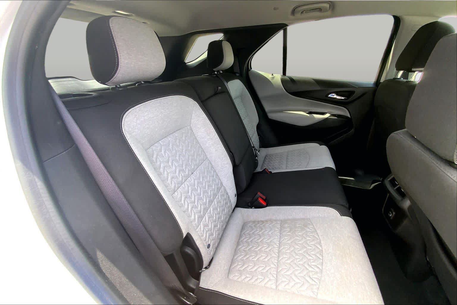 Used 2023 Chevrolet Equinox LT AWD/4WD image 36
