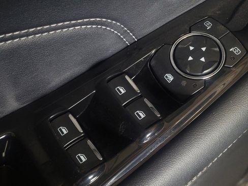 Used 2019 Ford Edge Titanium image 27