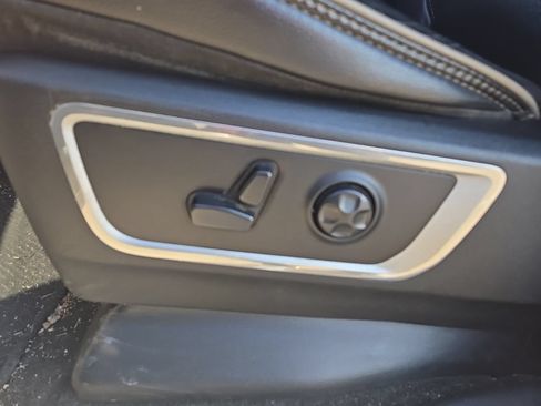 Used 2020 RAM 1500 Laramie w/ Sport Appearance Package AWD/4WD image 8