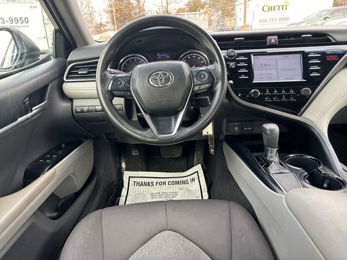 Used 2019 Toyota Camry LE image 19