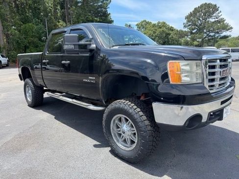 Used 2010 GMC Sierra 2500 SLE w/ SLE Preferred Package AWD/4WD image 3