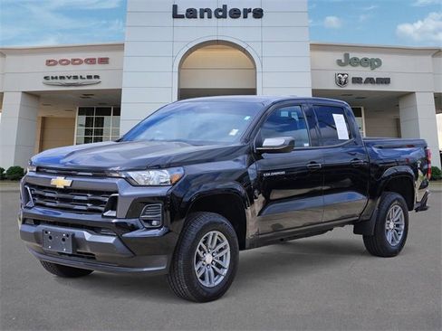Used 2024 Chevrolet Colorado LT w/ LT Convenience Package image 1
