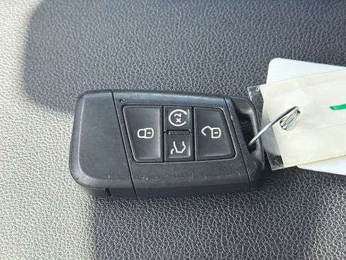 Certified 2020 Volkswagen Atlas Cross Sport SEL Premium AWD/4WD image 31