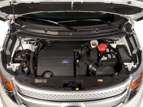 Used 2013 Ford Explorer XLT image 12