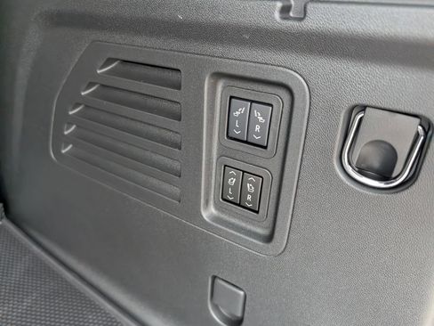 New 2026 GMC Acadia Denali Ultimate w/ LPO, Floor Liner Package AWD/4WD image 29