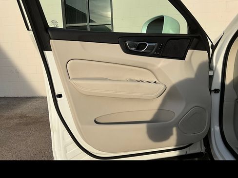 Certified 2023 Volvo XC60 B5 Ultimate w/ Climate Package AWD/4WD image 24