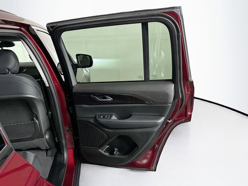 Used 2023 Jeep Grand Cherokee Laredo w/ Luxury Tech Group I image 29