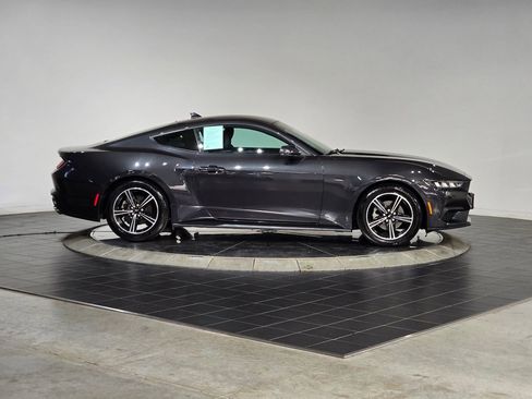 Used 2024 Ford Mustang Coupe image 11