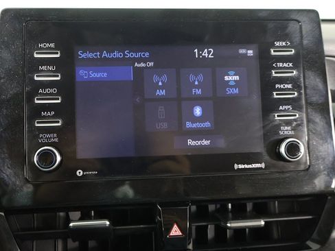 Used 2021 Toyota Camry LE image 37