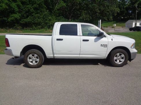 Used 2022 RAM 1500 Classic SLT w/ Electronics Group AWD/4WD image 7